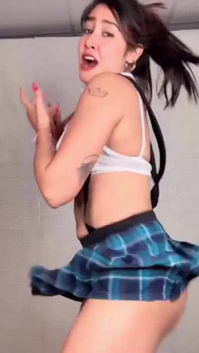 Sofia Ansari Juicy Ass Shake 😍😍😍