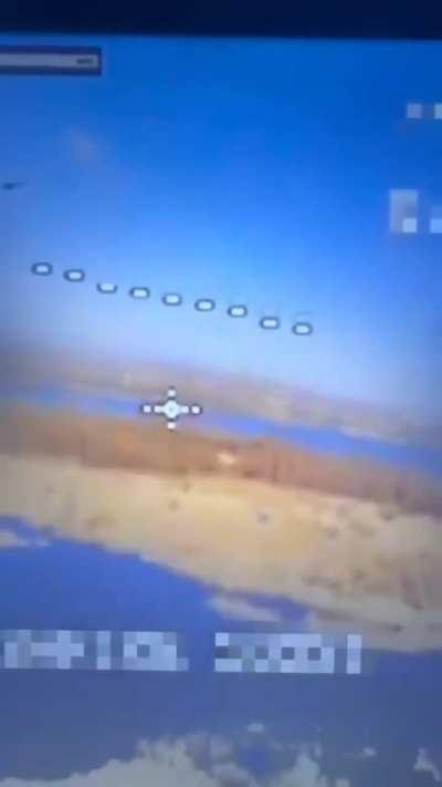 Dogfight between Ukrainian FPV drone and a Russian drone