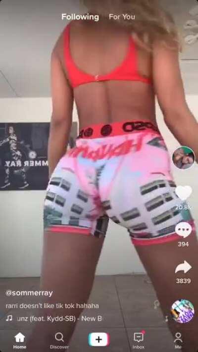 Tik Tok Twerk