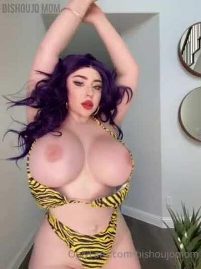 AMAZING GIRL WHIT BIG TITS NAKED 🔥🥵 LINK IN COMMENT