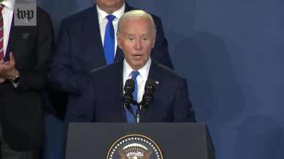 Biden introduces Zelensky as 