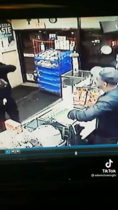 Guy tries to rob convenience store with BB gun