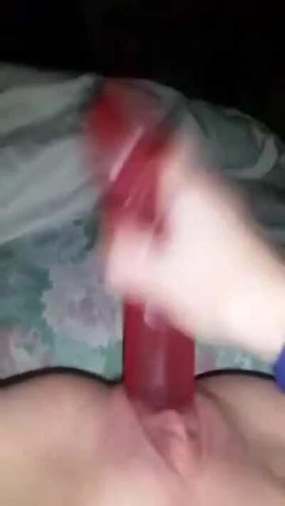 Bişeyler Sokuyor #1 - Dildo Sokuyor