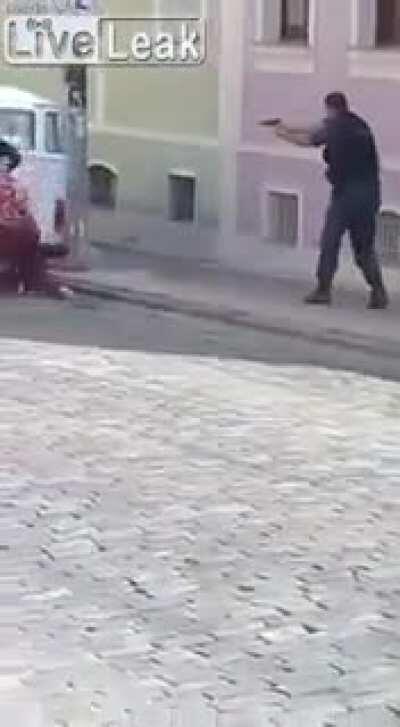 Brazilians cheer as a police officer dispatches a hostage-taking thief