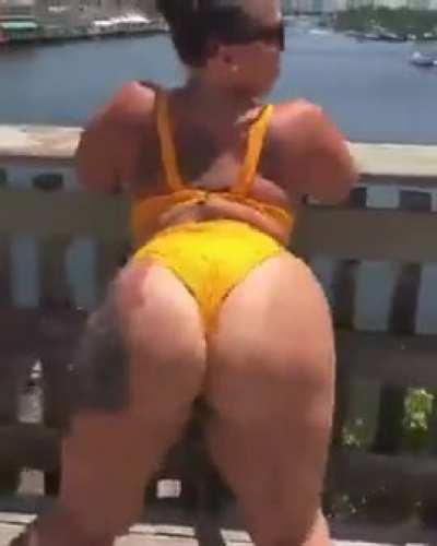 Thunda Bikini Booty Clapping ☀️🍑👏🏽