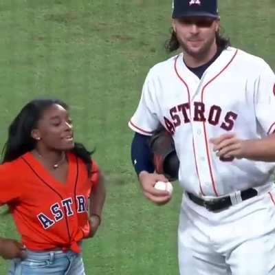 Size comparison between a US Olympic Gymnast and an MLB Pitcher