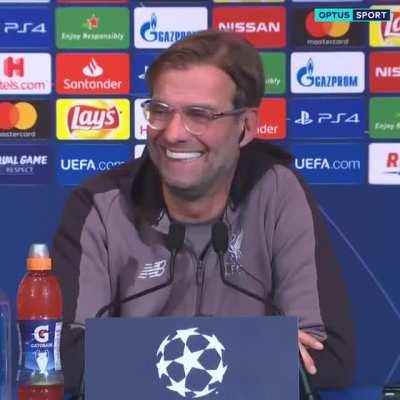 Klopp gets distracted