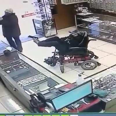 Man with no arms commits armed robbery