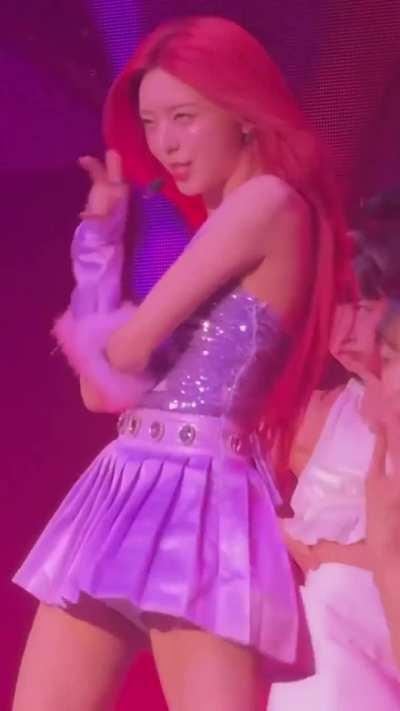 Jiggle lil tiddies