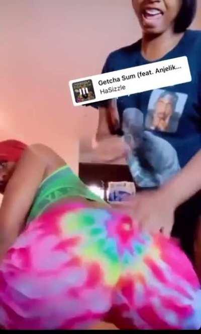 Horny teen ass phat af