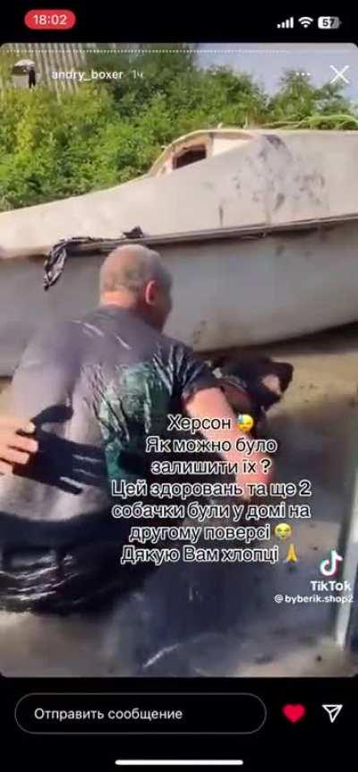 Ukrainian heroes rescue a dog from the water 💙