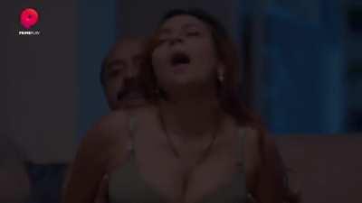 Tripti / Tapati Berra HOT Boobs Kissing Sex Scene In Aakhri Iccha Ep 03 Primeplay