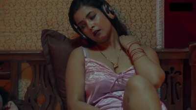 Ridhima Tiwari ( Natasha Rajeshwari ) HOT Boobs Kissing Sex Scene In Walkman Ep 02 -1 Ullu