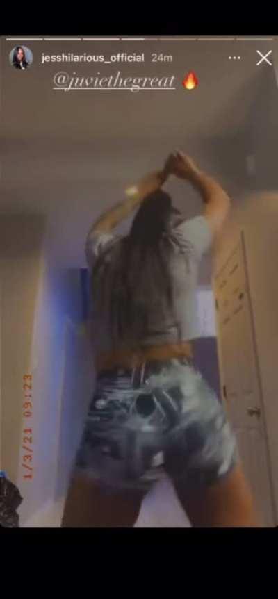 Jess twerking it off 