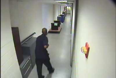 Aaron Alexis CCTV footage from the Washington Naval Yard shooting