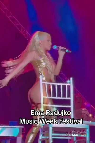 💋 Sexy Serbian Singer Ema Radujko (b.2004) : CelebsGW