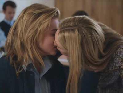 Chloë Grace Moretz & Marin Ireland - Teacher & Student plot in 'The Miseducation of Cameron Post'