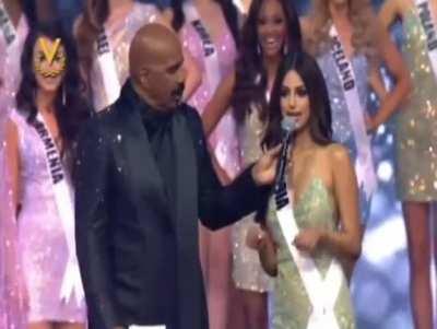 The moment she won the Miss Universe 2021.