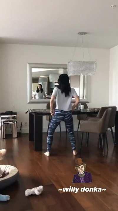 Camila Mendes twerking