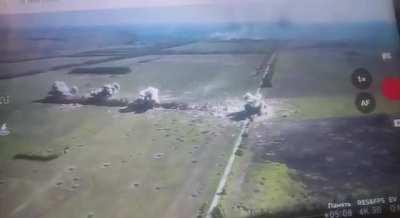 ru bombing ukrainian positions with 500kg gliding bombs