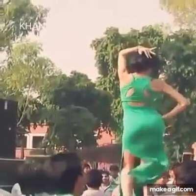 Nora Fatehi shaking her perfect ass