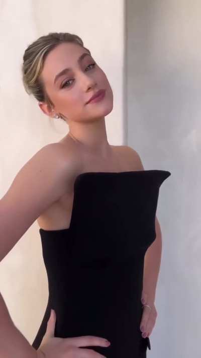 Lili Reinhart 