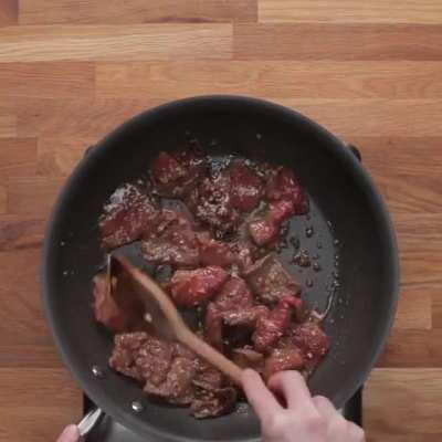 Beef + Broccoli Stir-Fry