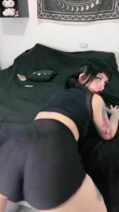 Big Booty Goth Girl Wants To Ride BBC