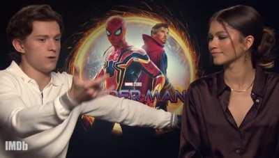 Zendaya had flashbacks from Tom's fingers lmao