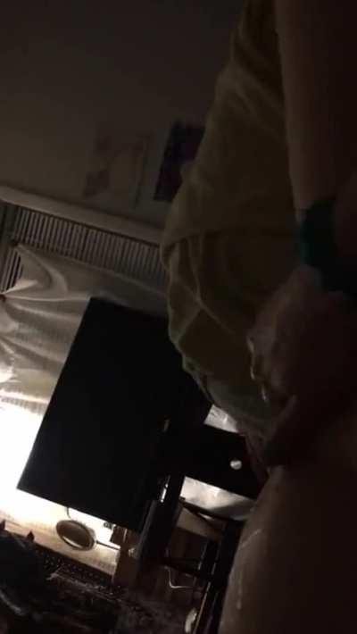 MILF self-pissing in her bed