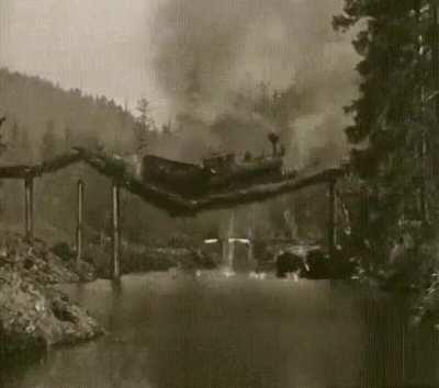 Buster Keaton’s single most expensive scene shot in silent film history “The General” (1926) and had a total budget of today's $595,000.