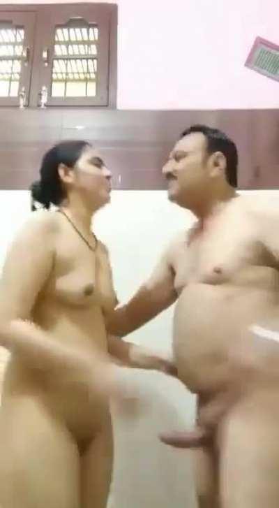 INDIAN COUPLE MMS LEAK PART 3