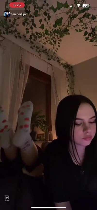 Russian teens showing feet on live!