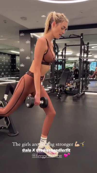 Elizabeth Turner... alo workout video 1 🔥