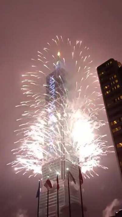 2022 New Year Firework in Taipei 101