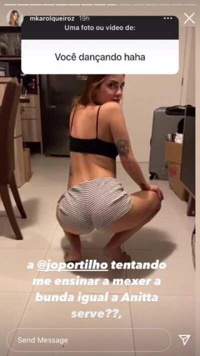 Karol Queiroz “dançando”