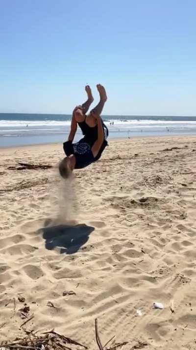 To do gymnastics at the beach