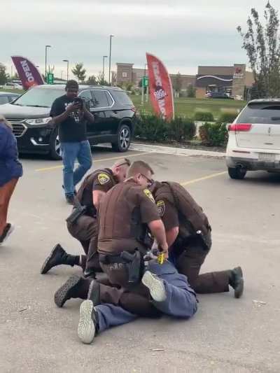 
Everyone takes a tumble in confrontation at chicken joint