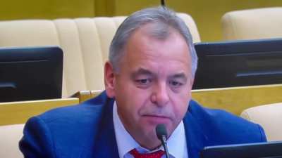 Russian State Duma session: Communist Party rep questioned loophole exempting criminals who sign military contracts. He argued this turns army into 