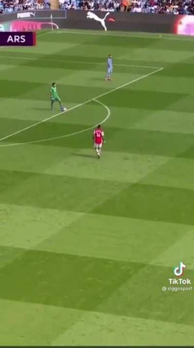 Arsenal's press against City's defense .