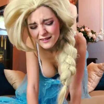 Eva Elfie as Elsa sucks cock and gets fucked (Eva Elfie) [Frozen]