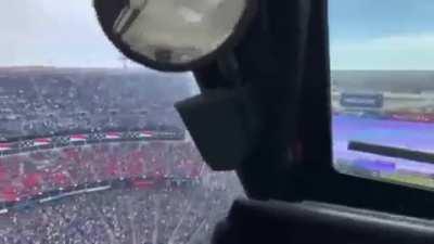 Dangerous Flyover at the Packers Titans game in Nashville - Cockpit view