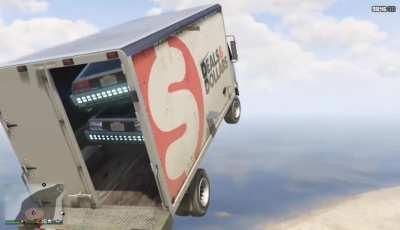 [GTA 5] Using 2 flying cars to make a truck fly