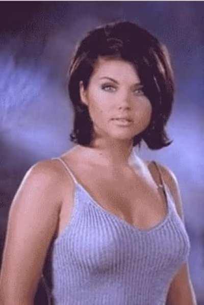 Tiffani Amber Thiessen, I had almost forgotten how hot she was