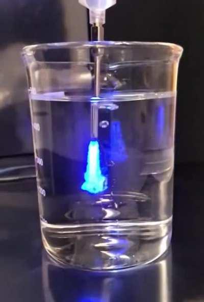 Result of injecting Luminol into a solution containing 10% bleach