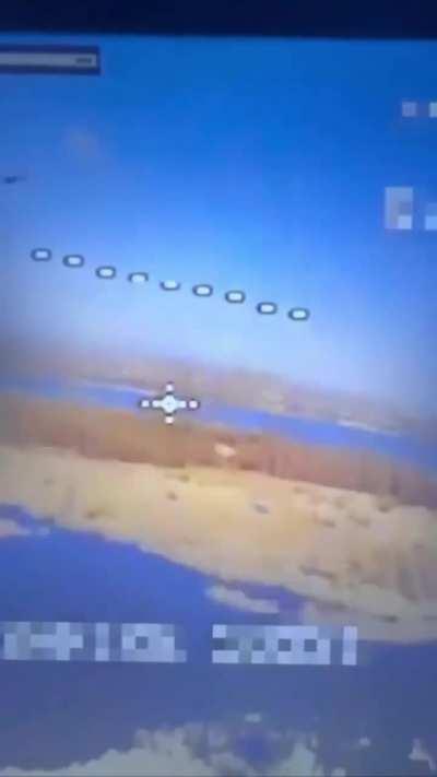 Ukranian FPV-drone strikes Russian drone mid-air near Krynki