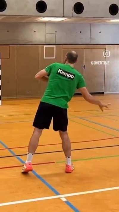 Handball players have some crazy elasticity and range of motion 