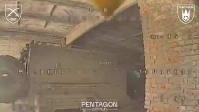 The Ukrainian &quot;Pentagon&quot; unit of the 225th Assault Regiment used fiber optic FPV drones to enter a building and attack a well-hidden Russian &quot;Tigr&quot; armored vehicle.