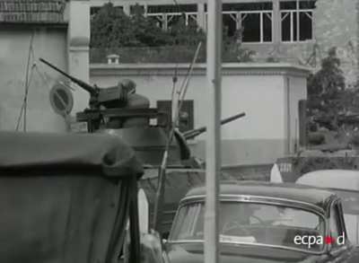 French soldiers trading shots with the OAS in Bab El Oued (French Algeria, 1962). 