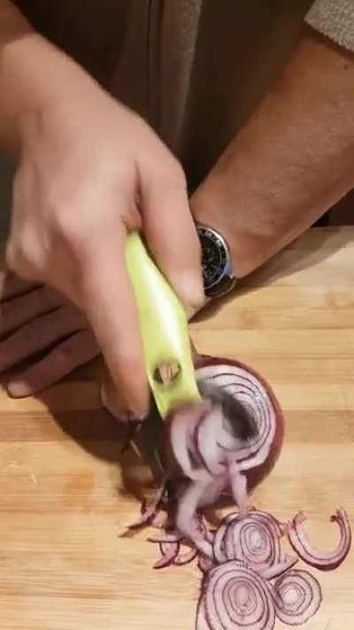 TIL learned that you can cut onions with a potato peeler